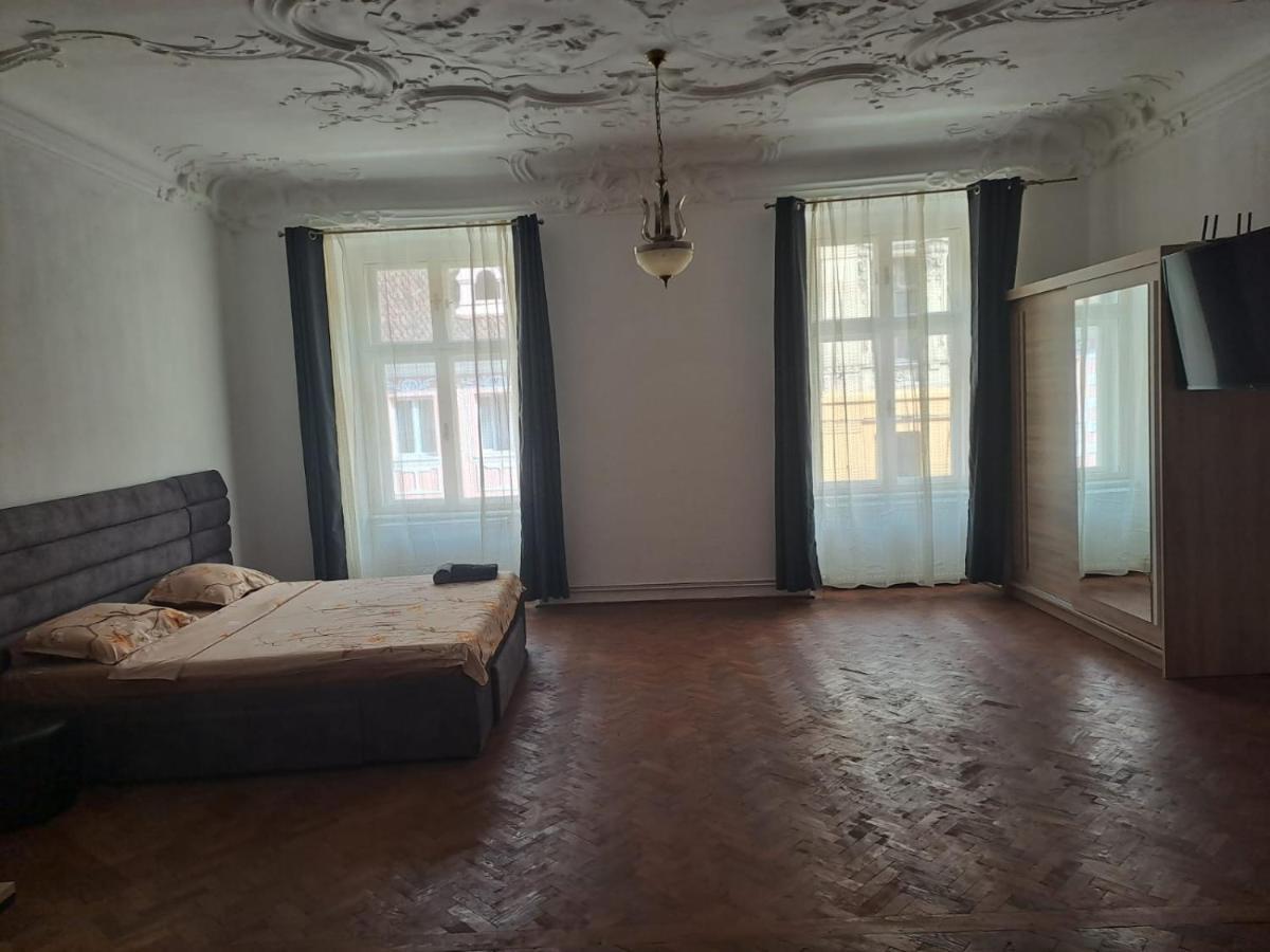 Clasic Studio Central Braşov Esterno foto