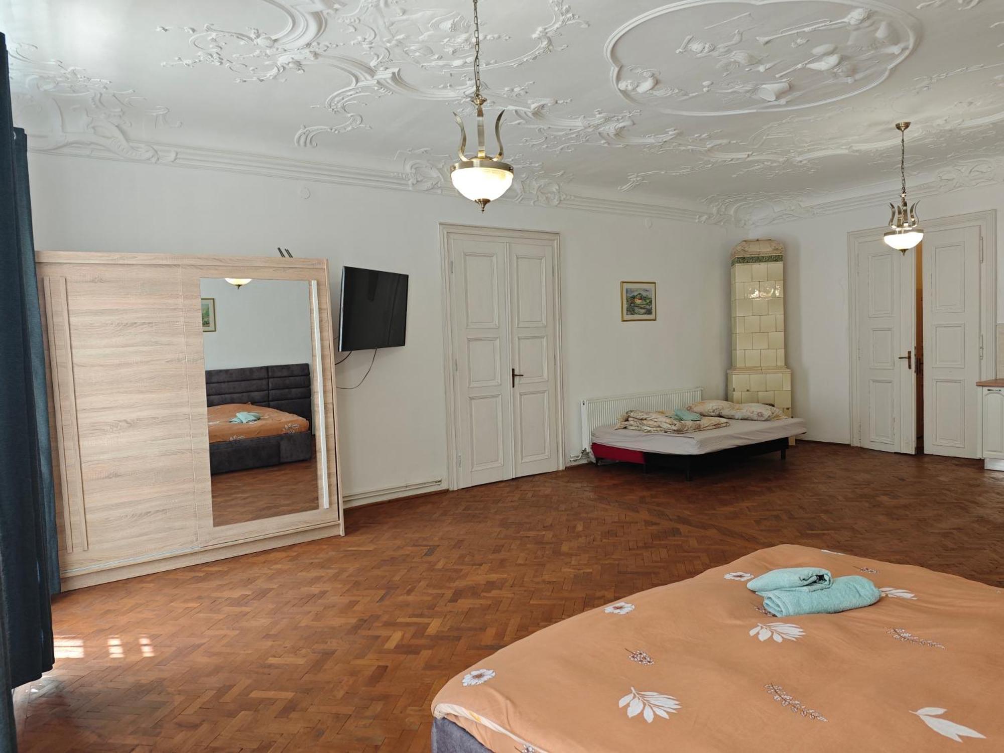 Clasic Studio Central Braşov Esterno foto