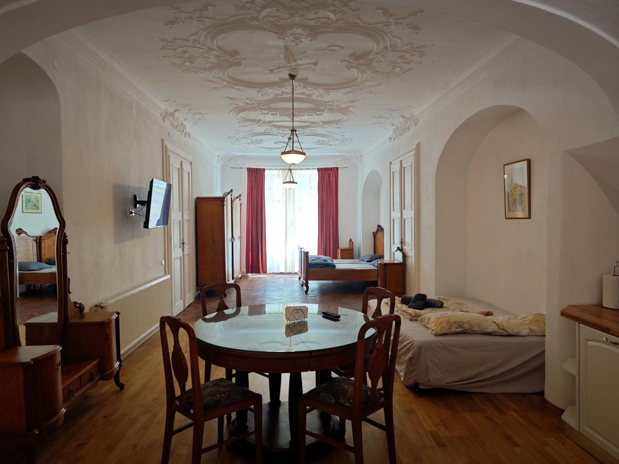 Clasic Studio Central Braşov Esterno foto
